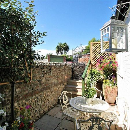 Beautiful Georgian Home In The Heart Of Chichester Eksteriør billede