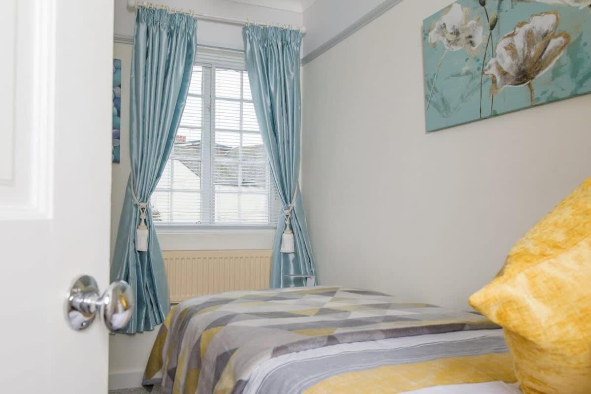 Beautiful Georgian Home In The Heart Of Chichester Eksteriør billede