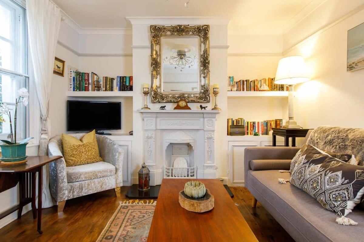 Beautiful Georgian Home In The Heart Of Chichester Eksteriør billede
